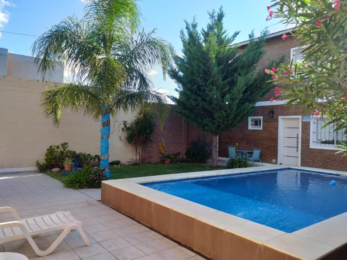 Casa Con Pileta En * Roldan